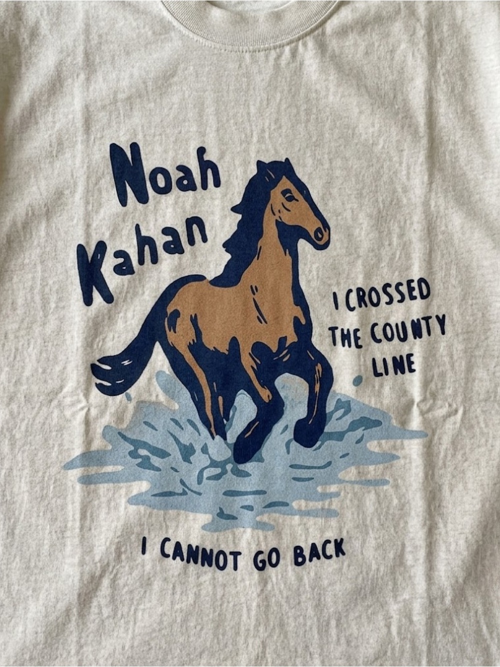 Gildan Noah Kahan Horse Graphic Tee - Picture 2 of 2